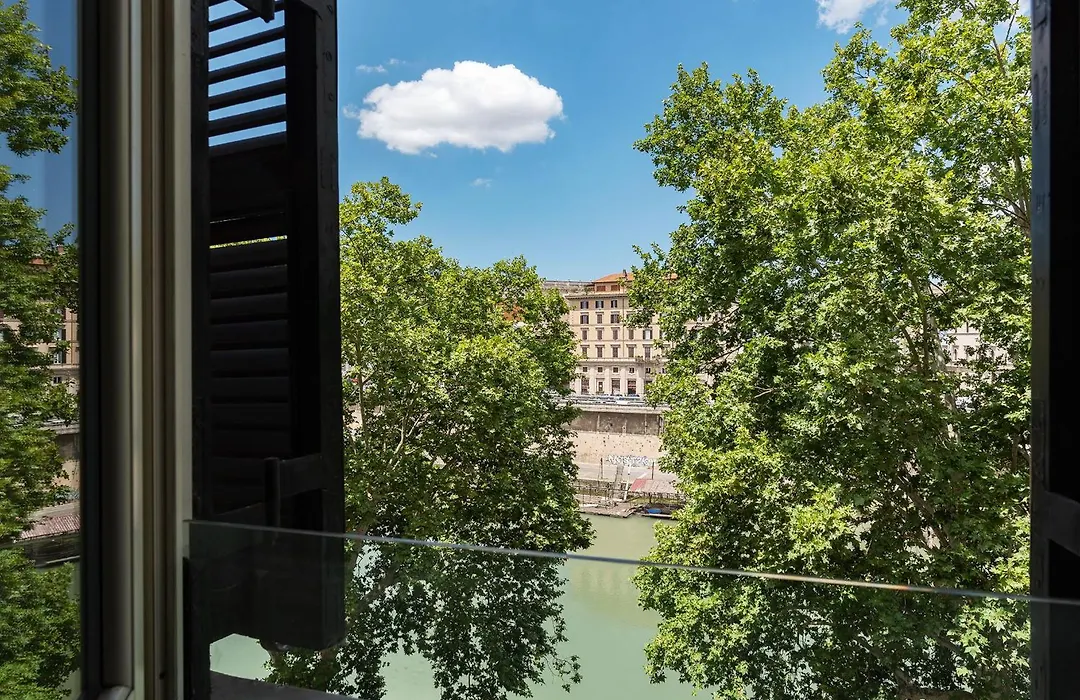 Joivy Window On The Tevere-1